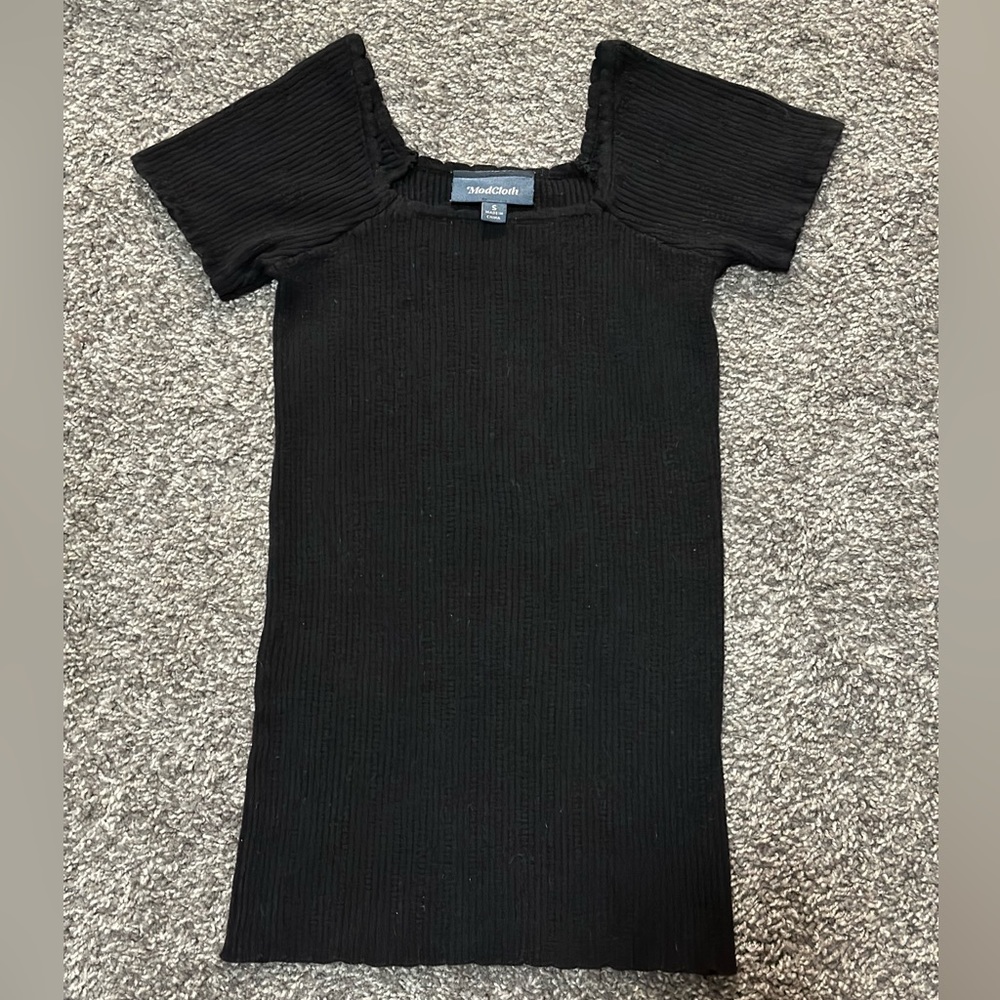 BEST OFFER ModCloth Short Sleeve Black Sweater Material Top Size Small